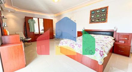 Просторная квартира с удобным местом расположения в районе Оба