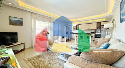 Просторная квартира с удобным местом расположения в районе Оба