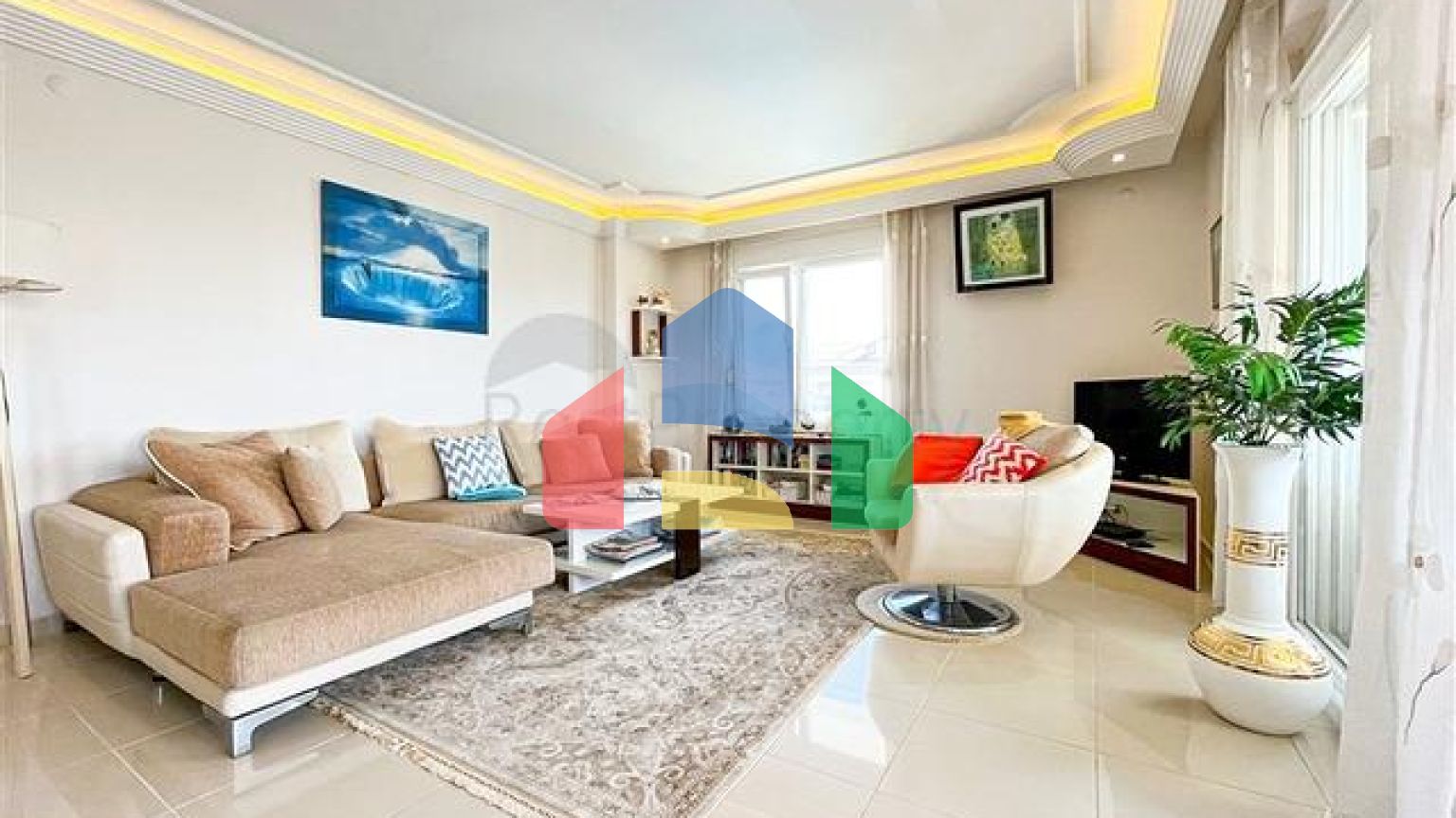 Просторная квартира с удобным местом расположения в районе Оба