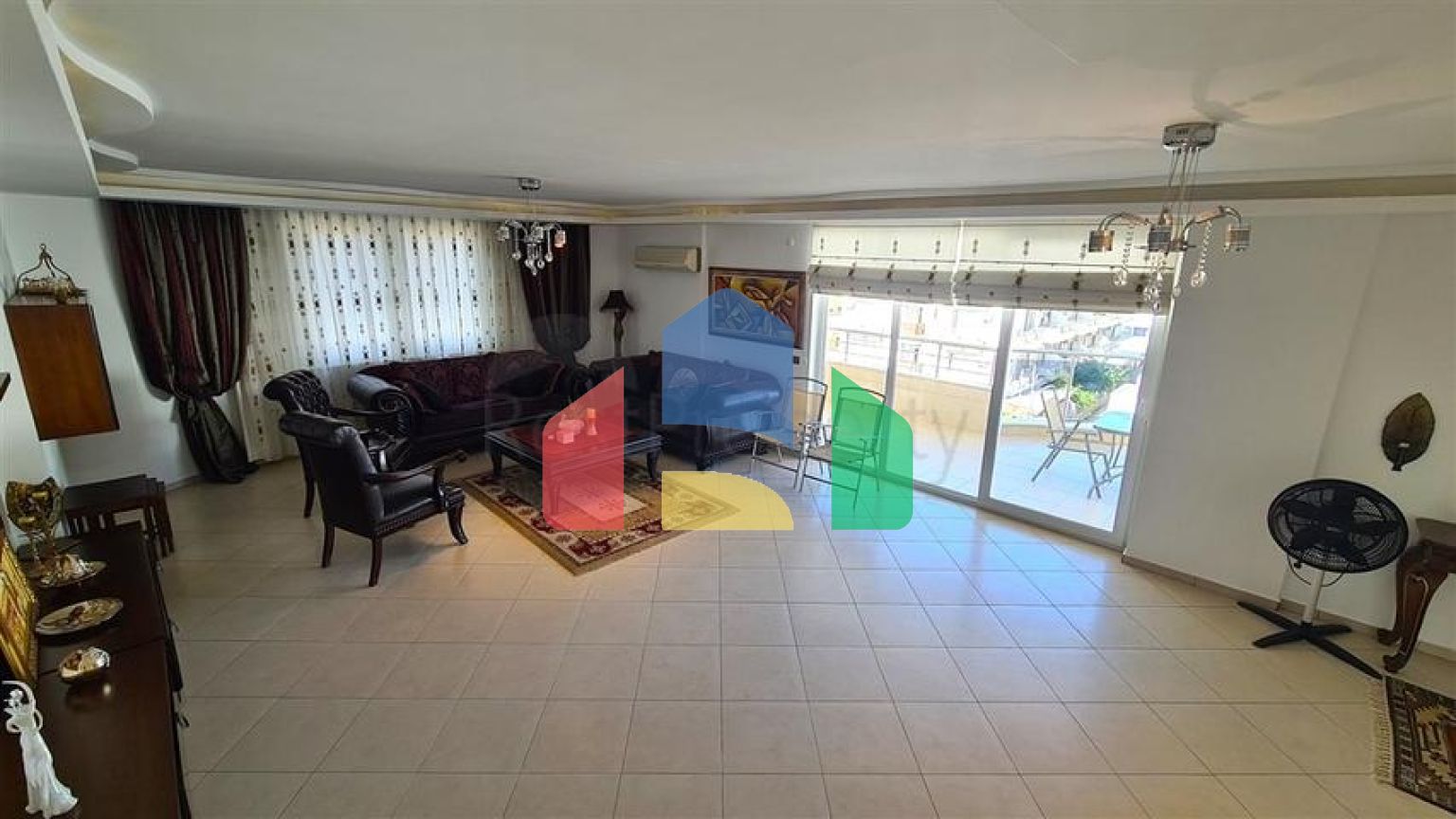 Пентхаус 5 + 1 в центрі Аланії район Оба