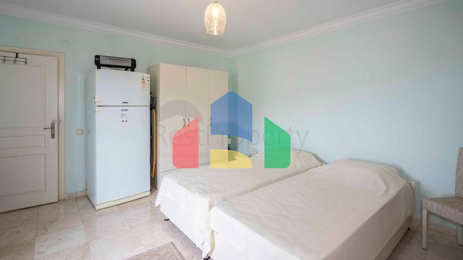 Шестикімнатний світлий пентхаус з видом на місто в районі Оба