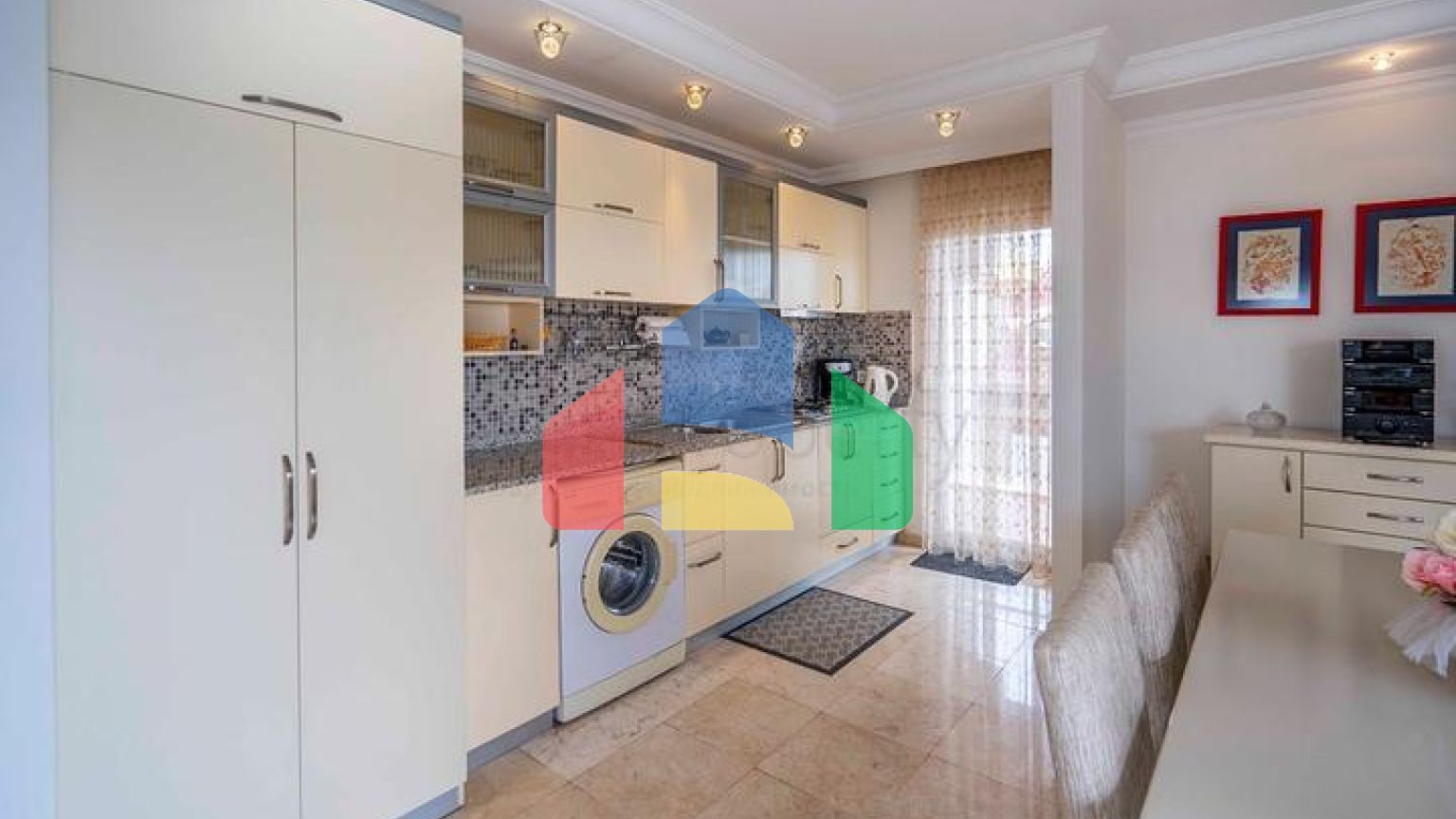 Шестикімнатний світлий пентхаус з видом на місто в районі Оба