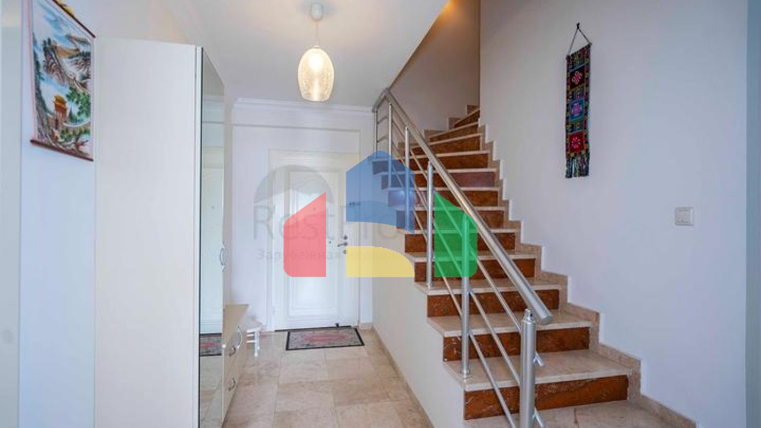 Шестикімнатний світлий пентхаус з видом на місто в районі Оба