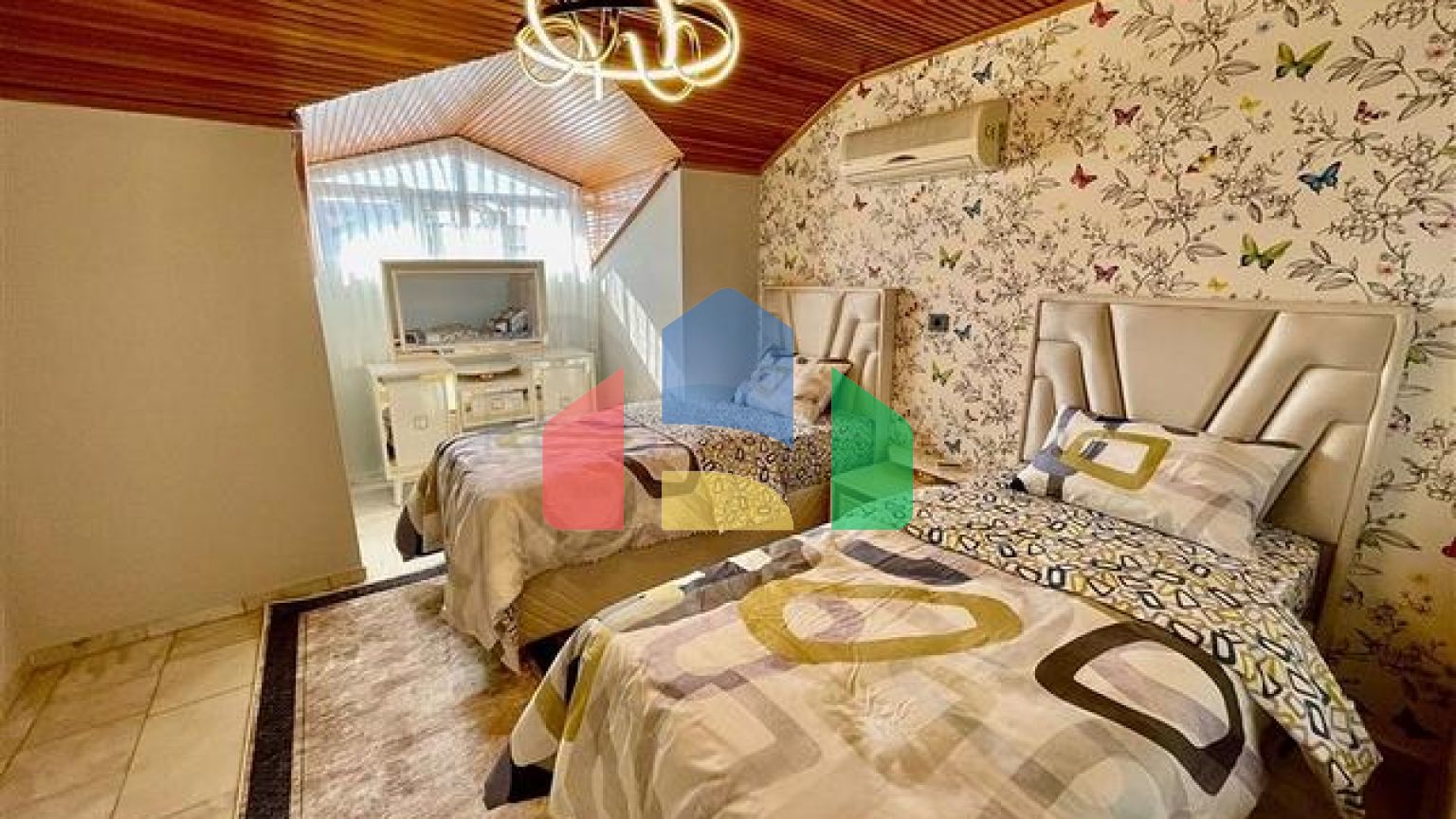 Пентхаус 4 + 1 в районі Оба