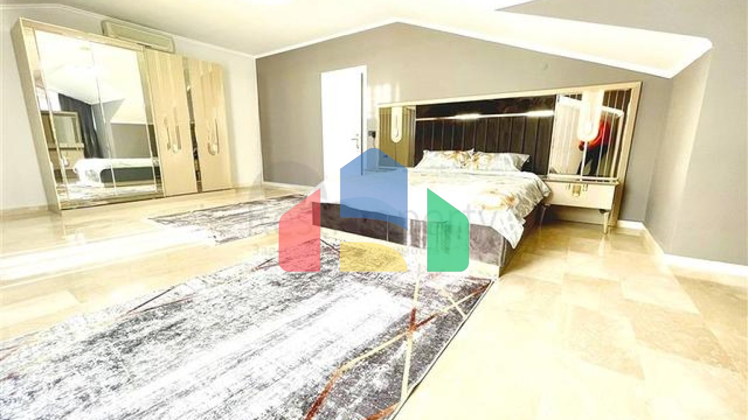 Пентхаус 3 + 1 в районі Оба