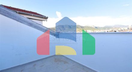 Просторий пентхаус плануванням 4+1 в районі Оба