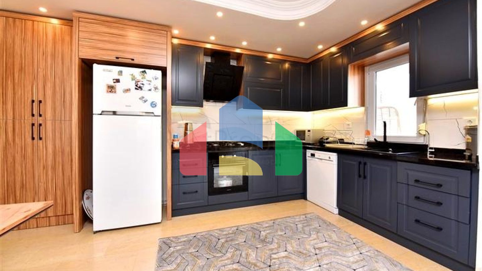 Просторий пентхаус плануванням 4+1 в районі Оба