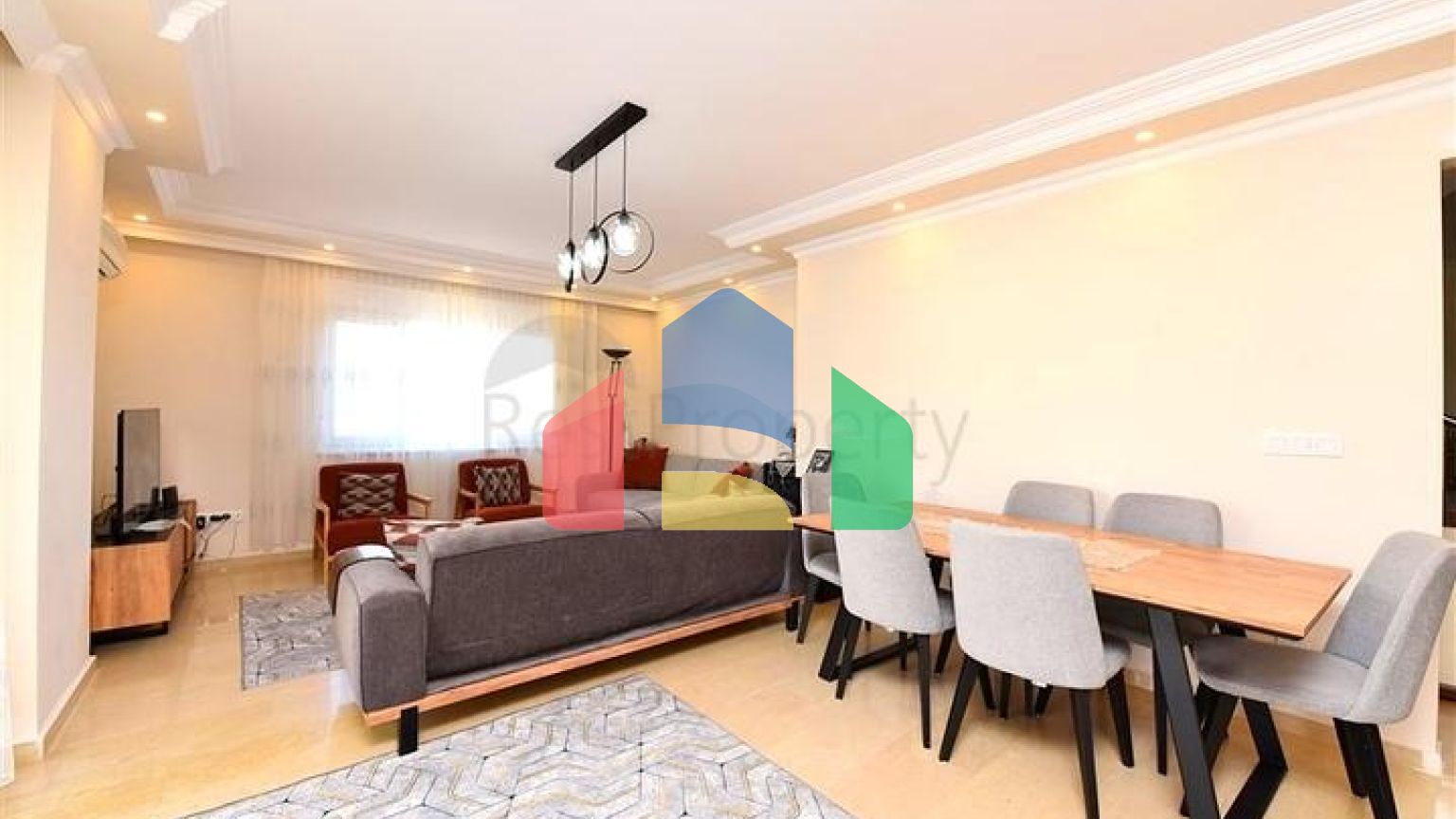 Просторий пентхаус плануванням 4+1 в районі Оба