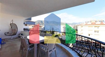 Просторий пентхаус плануванням 4+1 в районі Оба