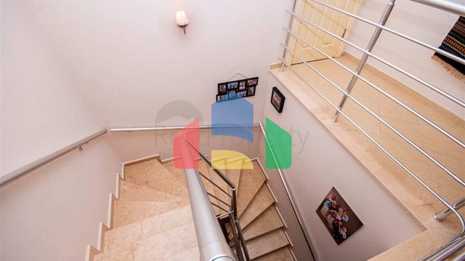 Мебльований пентхаус 4+1 в районі Оба