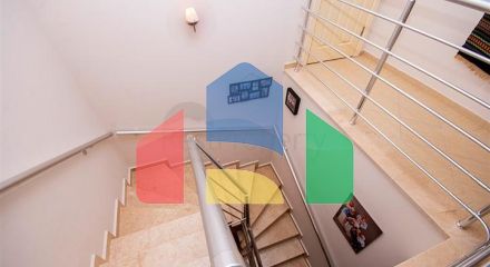 Мебльований пентхаус 4+1 в районі Оба