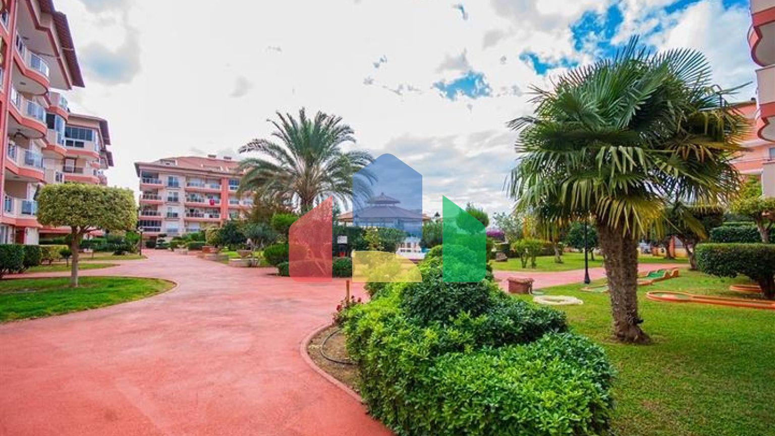 Мебльований пентхаус 4+1 в районі Оба