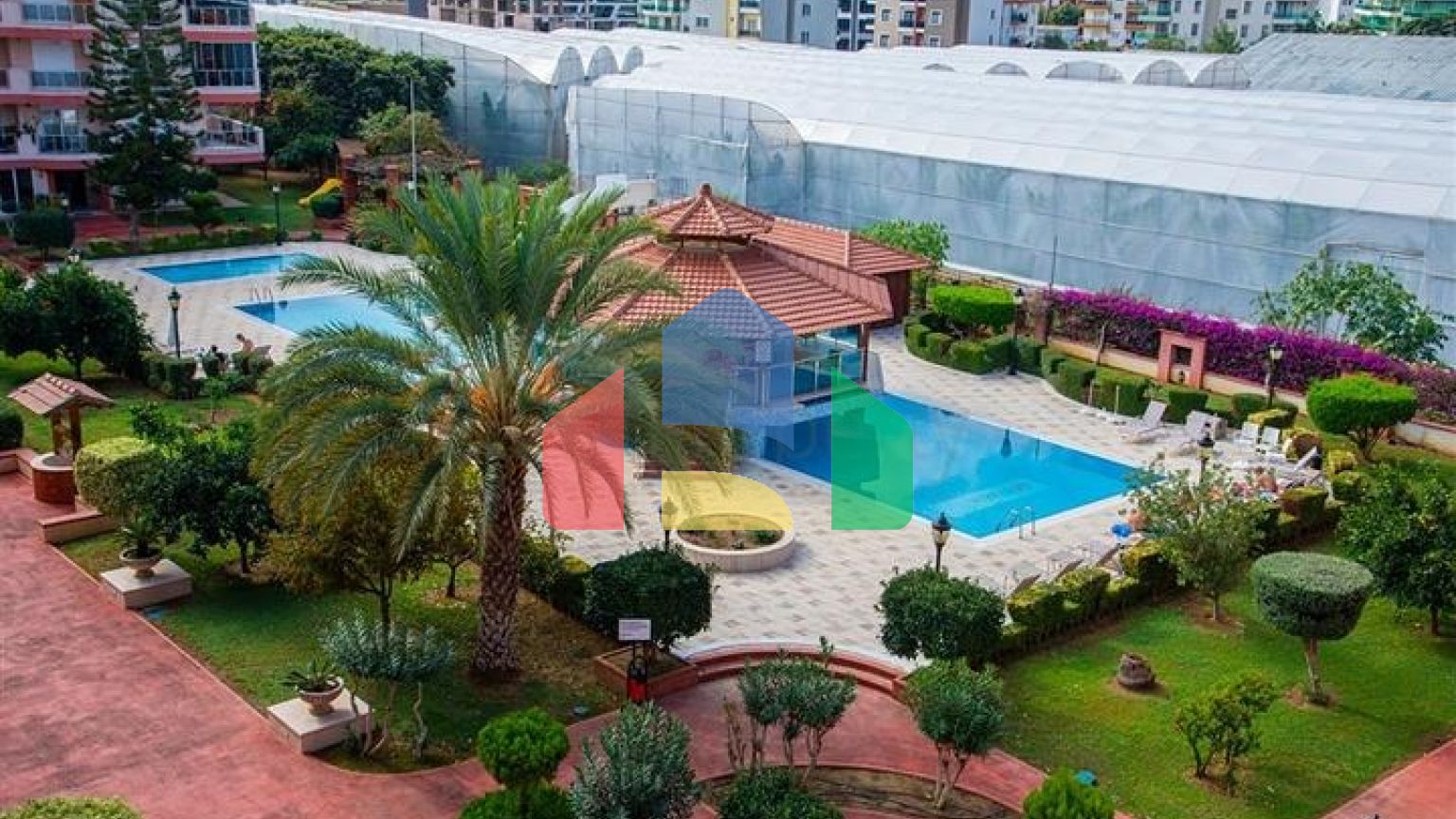 Мебльований пентхаус 4+1 в районі Оба