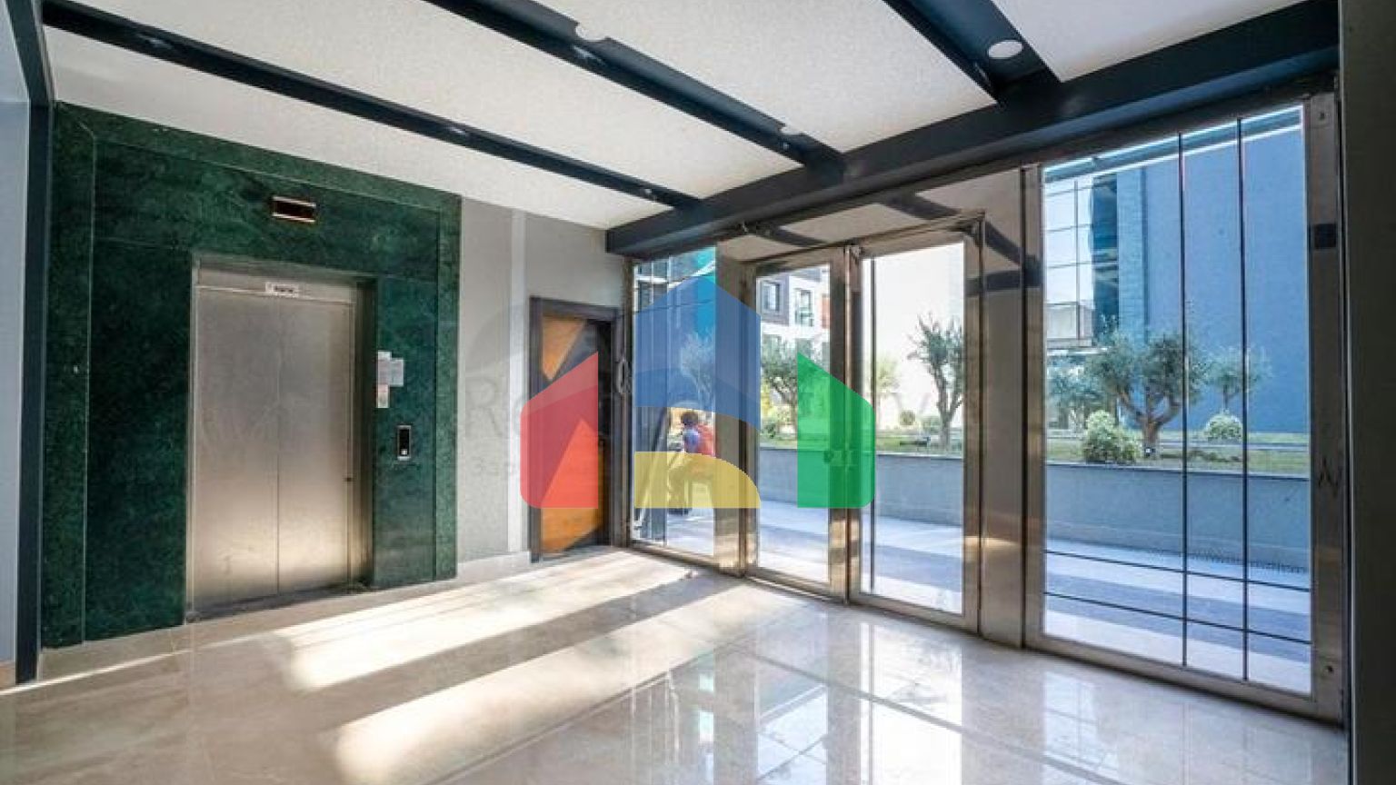 Бизнес-центр в развивающемся районе Оба