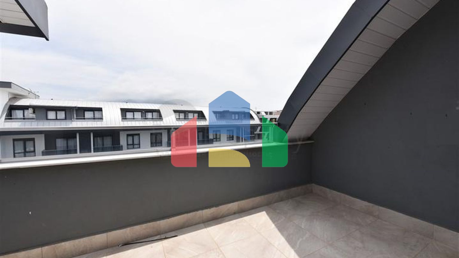 Меблированный пентхаус в европейском районе Оба