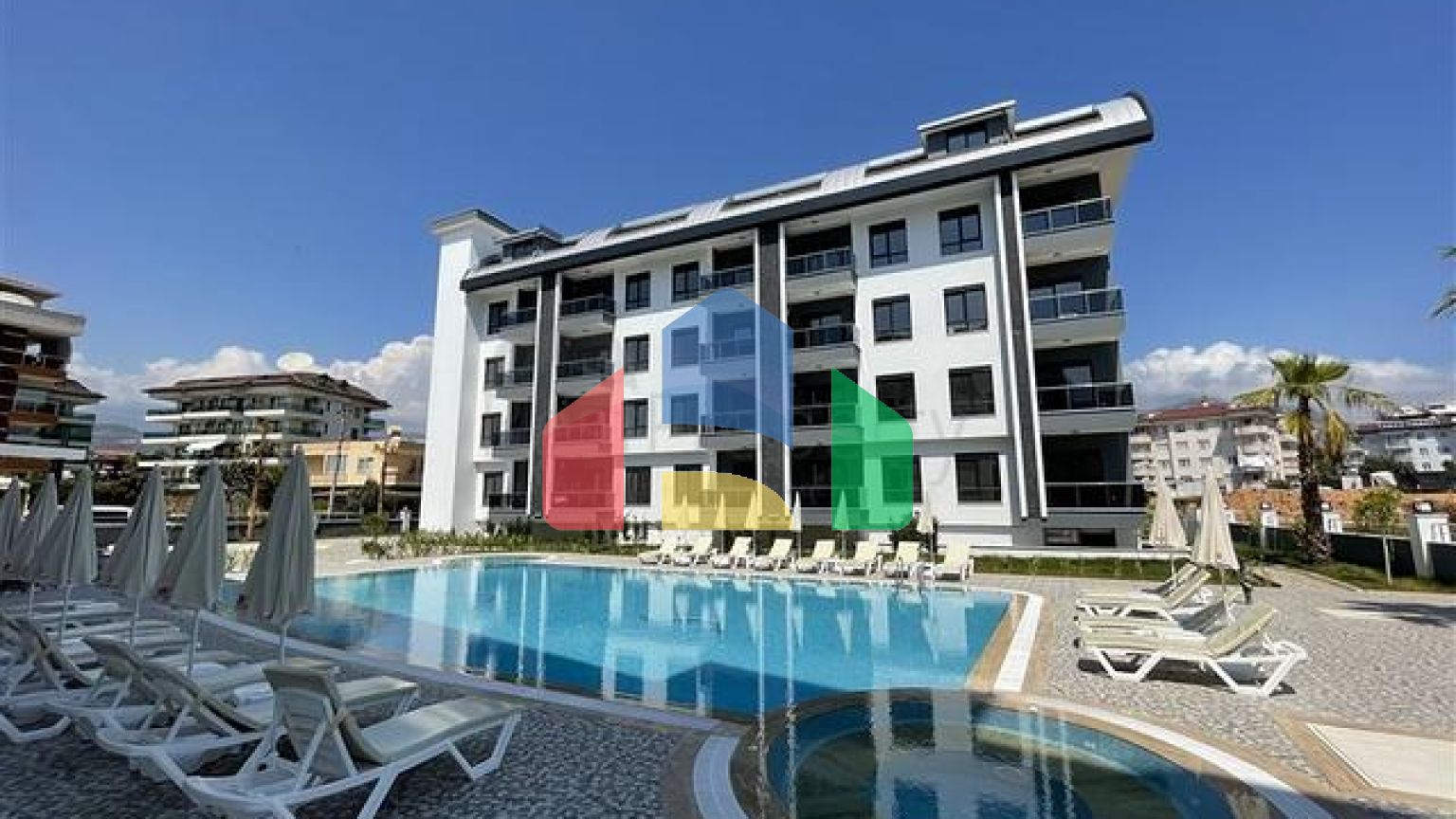 Меблированный пентхаус в европейском районе Оба