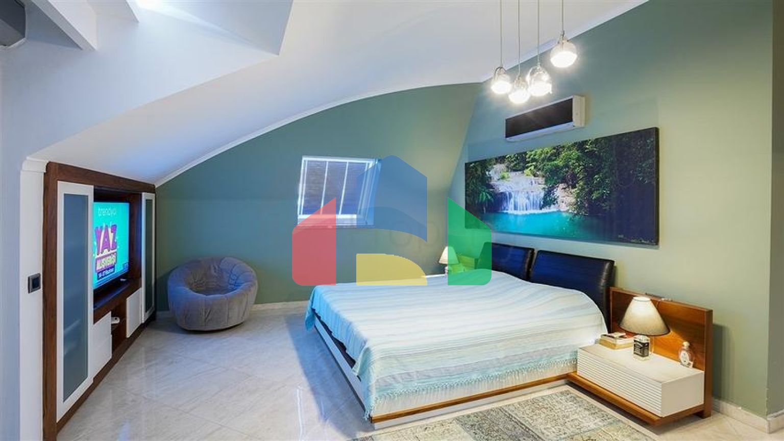 Шикарний пентхаус 3 + 2 в районі Оба