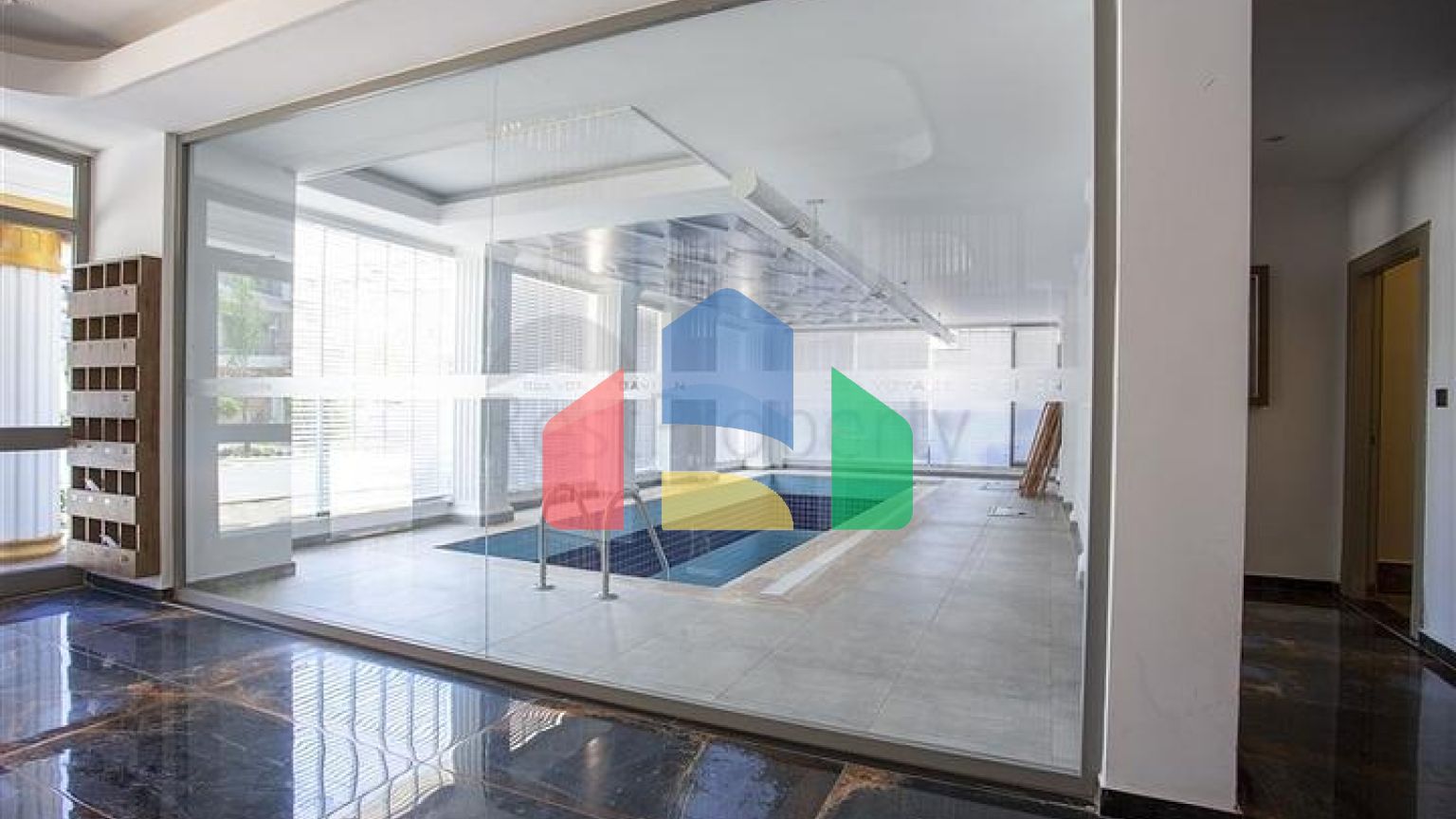 Квартира 2 + 1 від власника з меблями в престижному комплексі району Оба