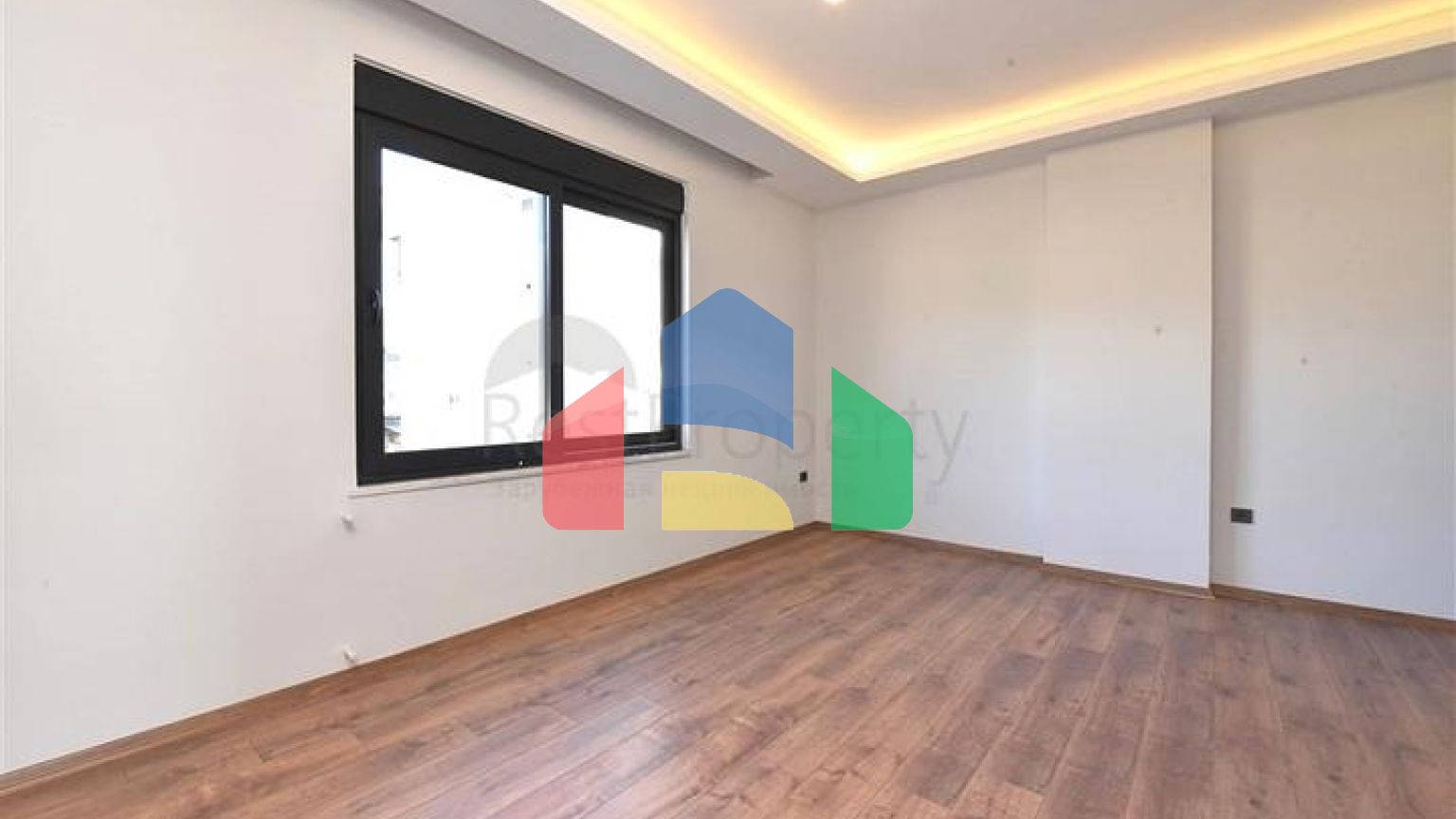 Простора квартира 3 + 1 для великої родини в районі Оба