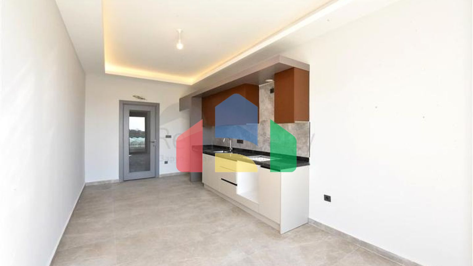 Простора квартира 3 + 1 для великої родини в районі Оба