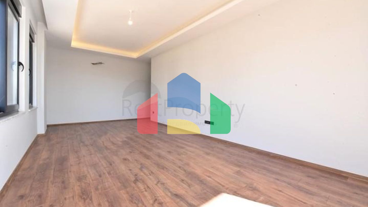 Простора квартира 3 + 1 для великої родини в районі Оба