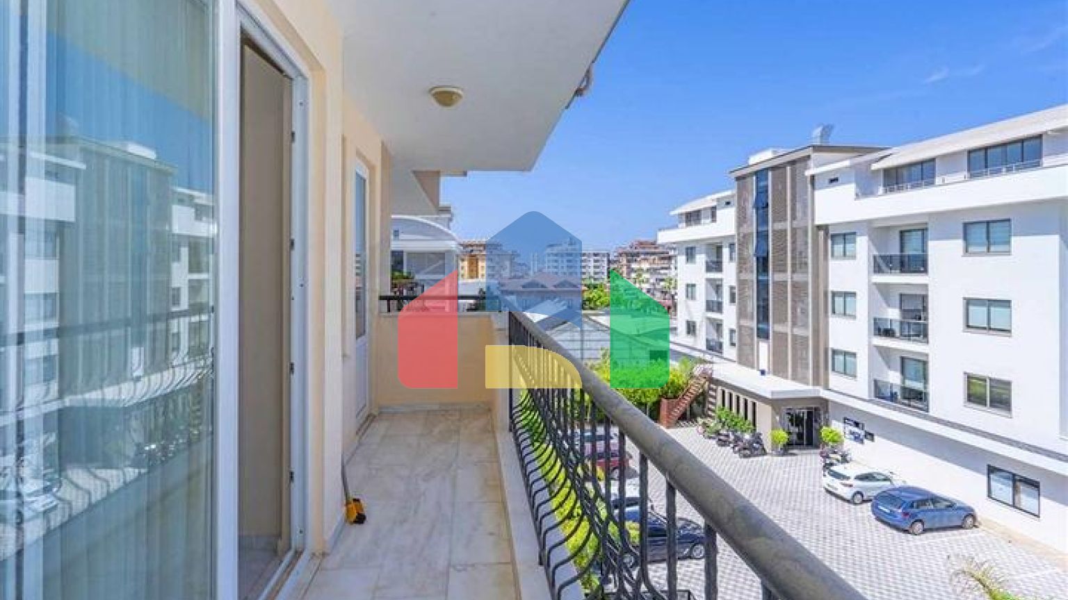 Просторий пентхаус 4 + 1 для великої родини