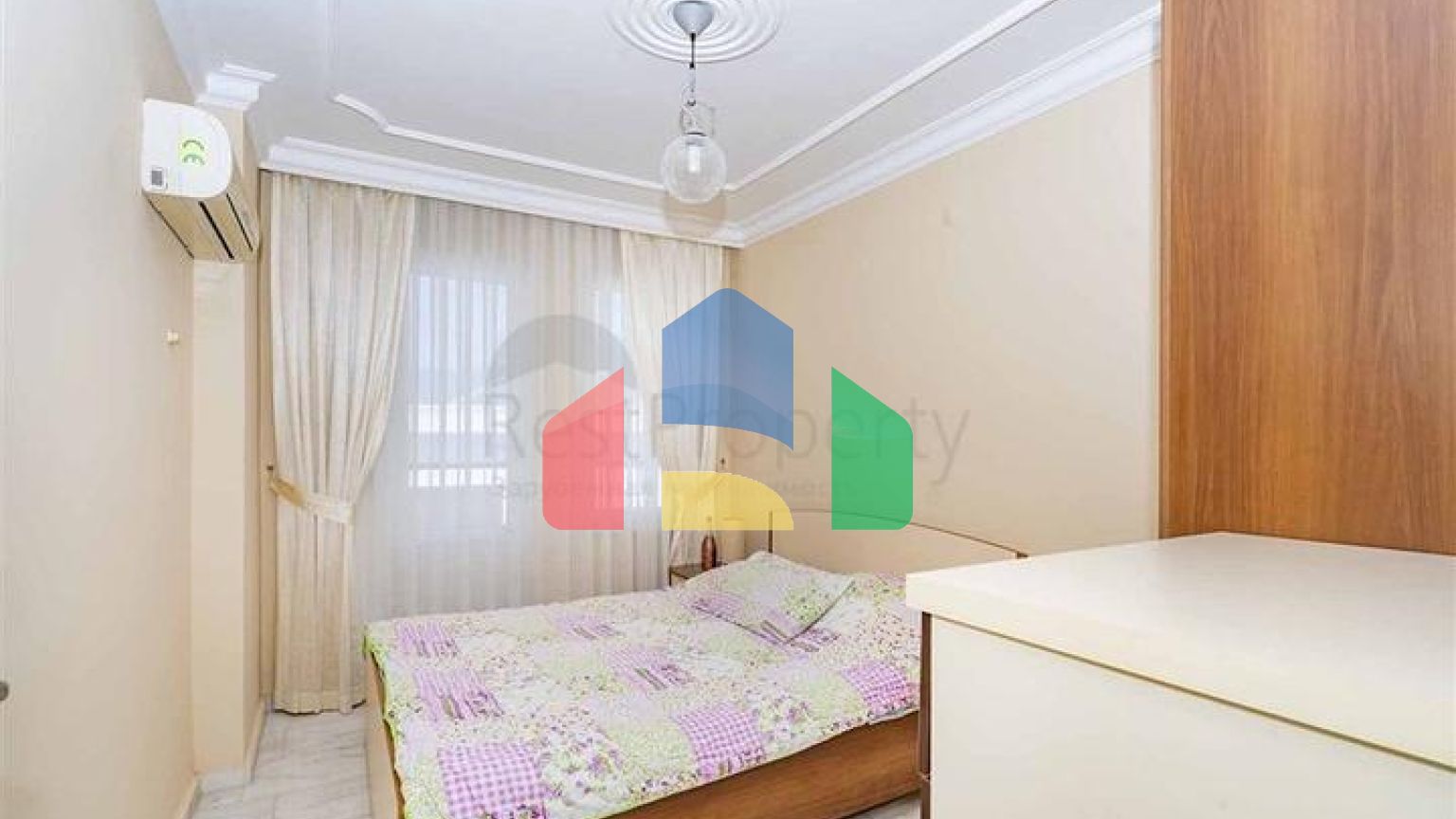 Просторий пентхаус 4 + 1 для великої родини