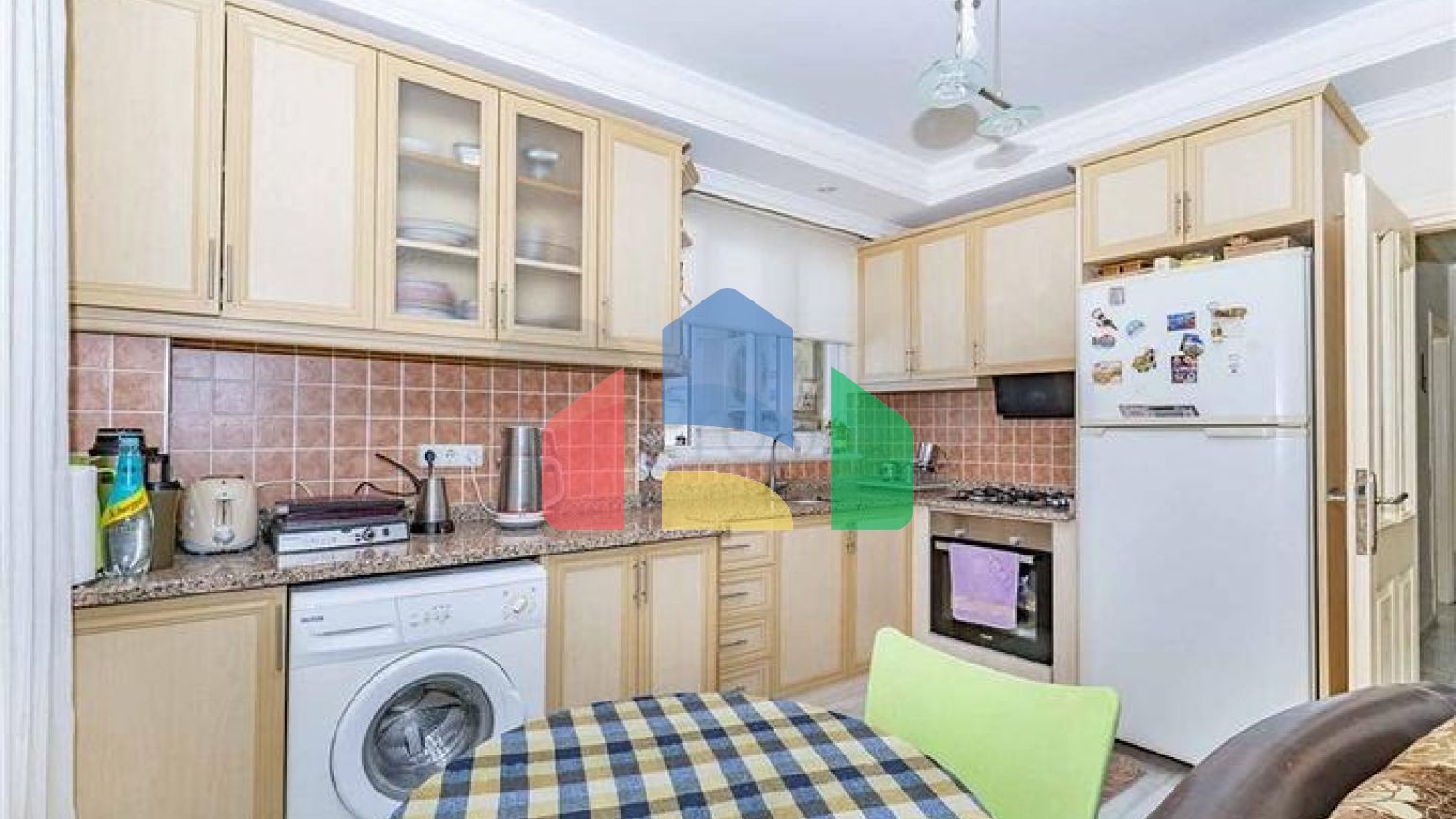 Просторий пентхаус 4 + 1 для великої родини