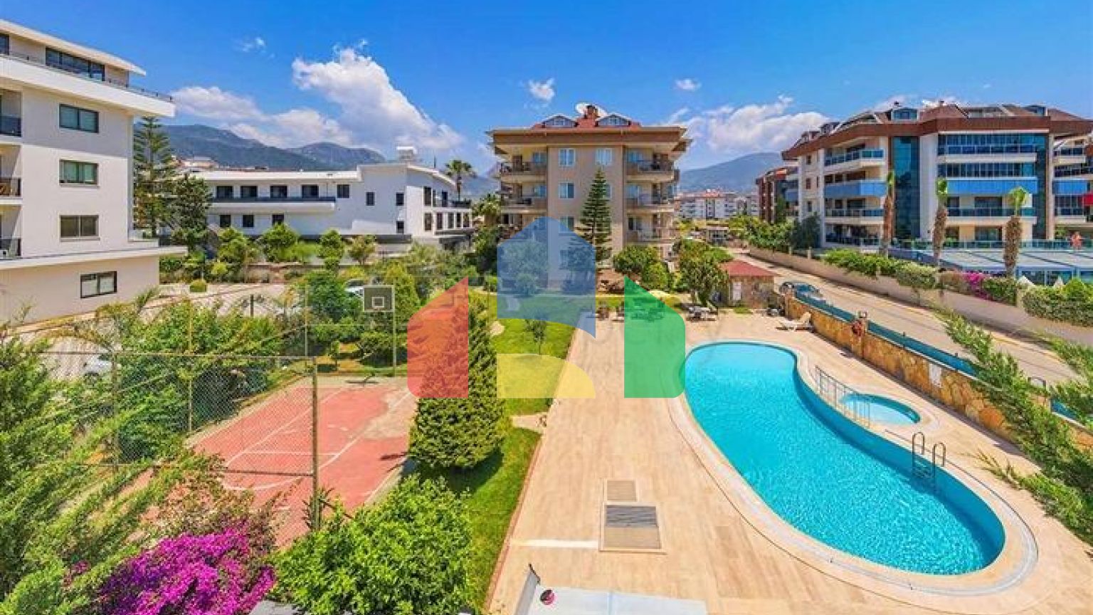 Просторий пентхаус 4 + 1 для великої родини