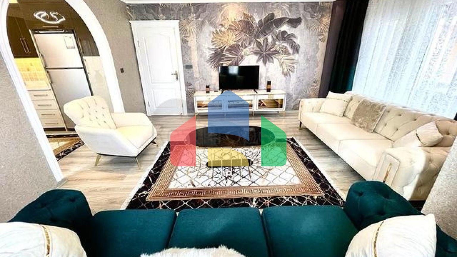 Великий пентхаус в обидві поруч з морем