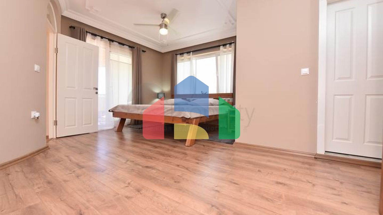 Просторная вилла в районе Оба