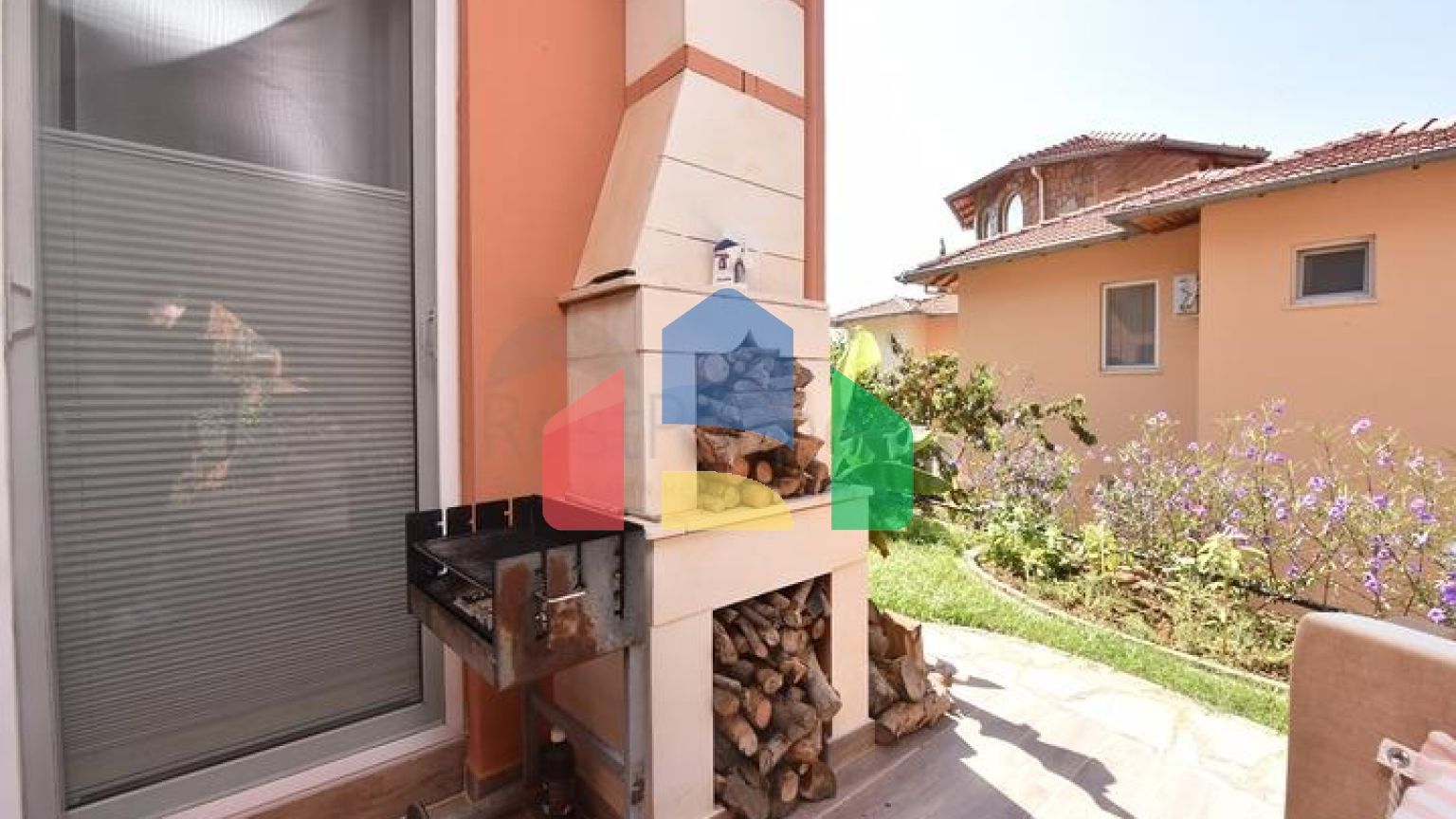 Просторная вилла в районе Оба