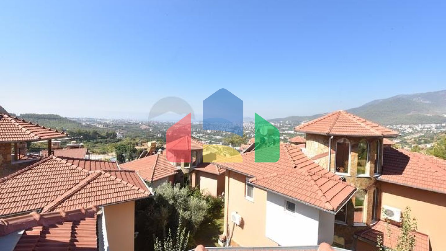 Просторная вилла в районе Оба