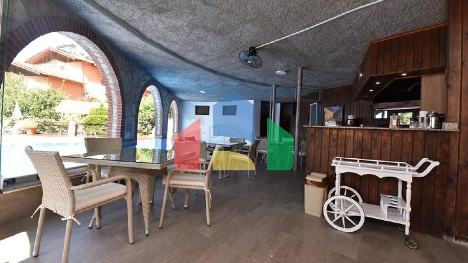 Просторная вилла в районе Оба