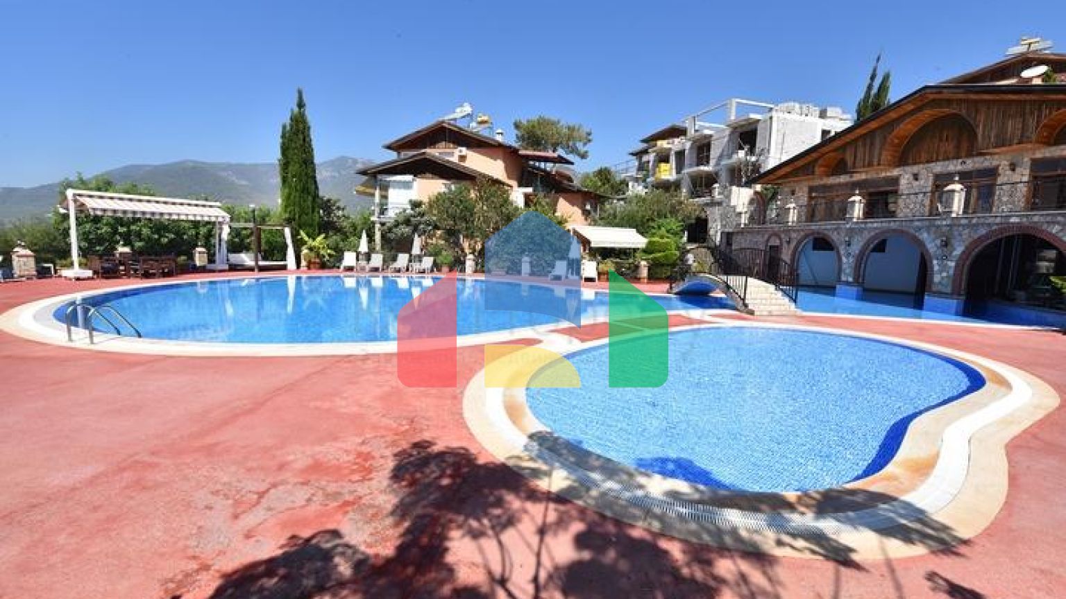 Просторная вилла в районе Оба