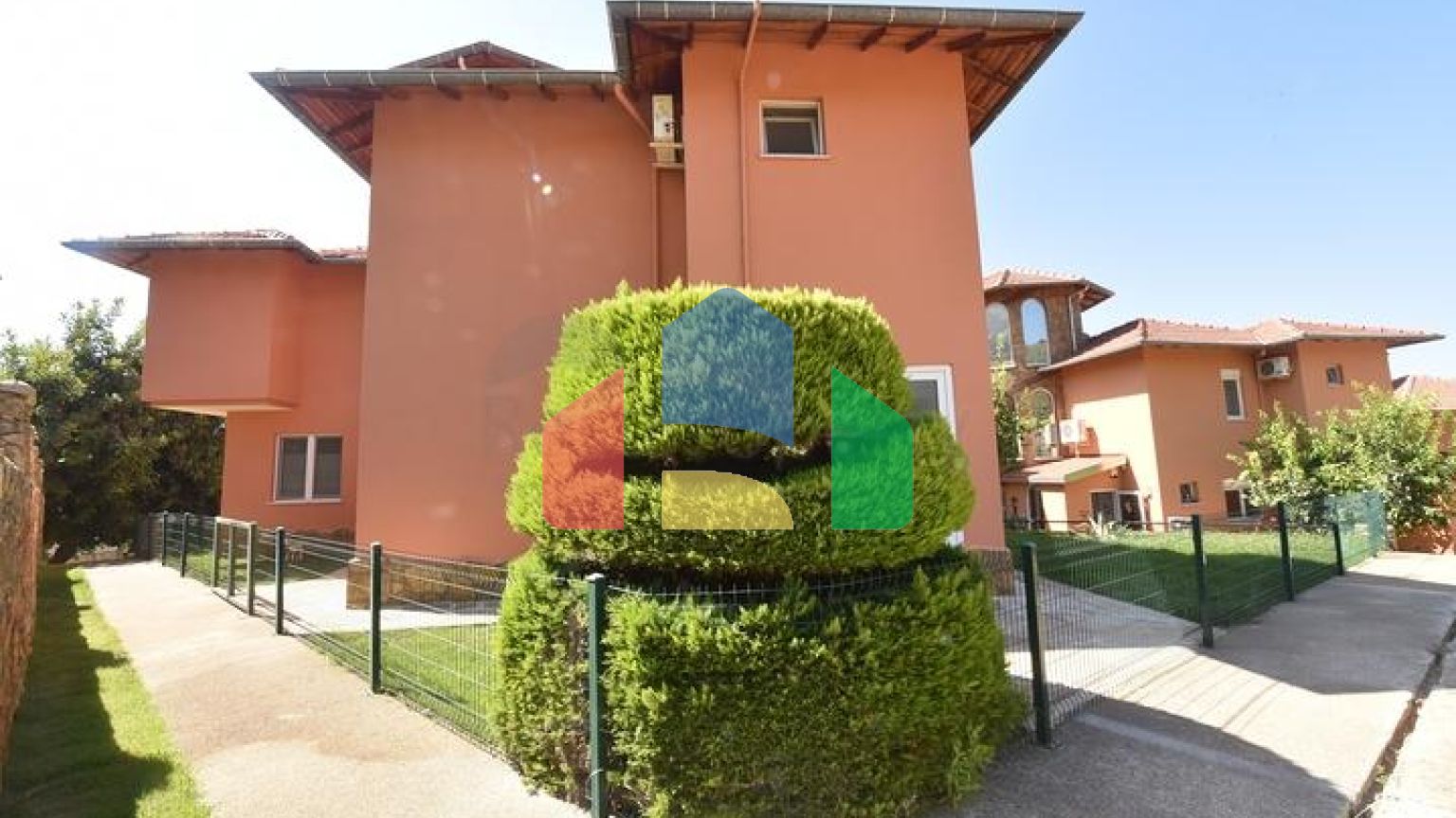 Просторная вилла в районе Оба