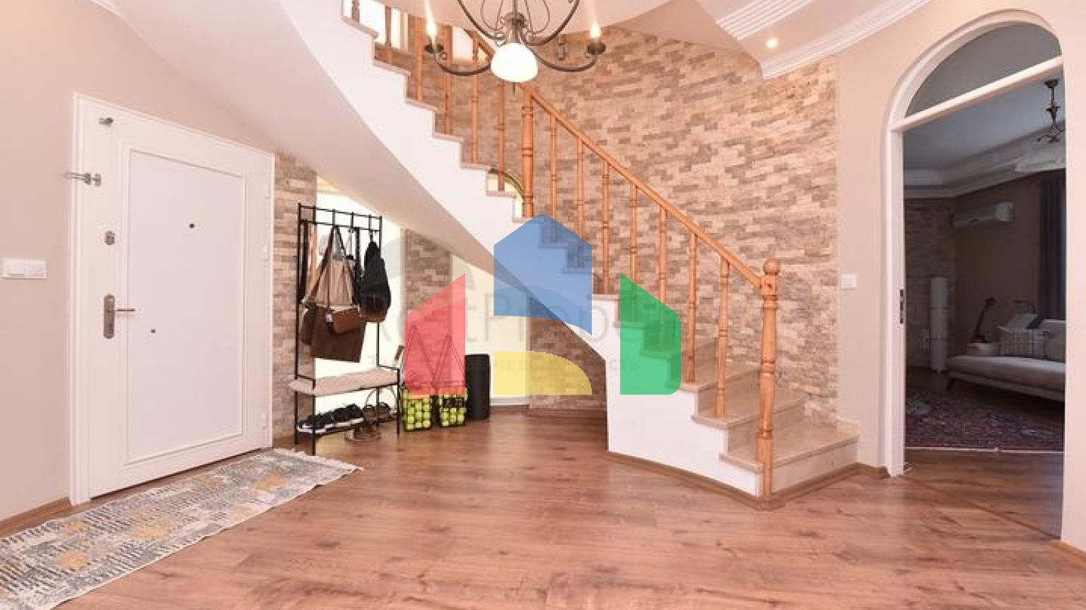 Просторная вилла в районе Оба