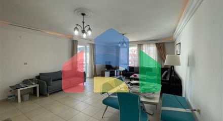 Простора квартира 2 + 1 в районі Оба