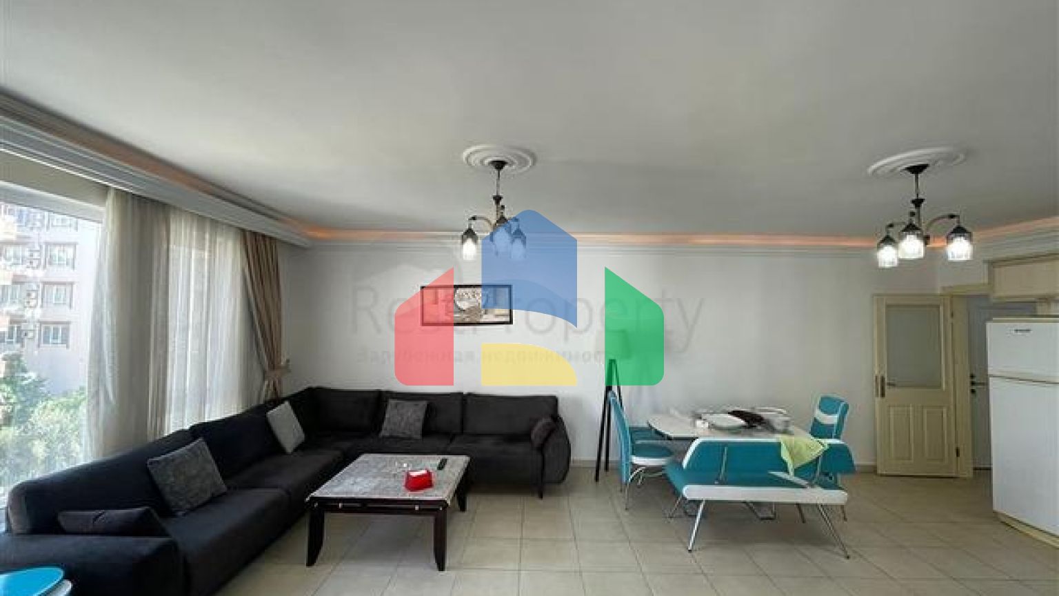 Простора квартира 2 + 1 в районі Оба