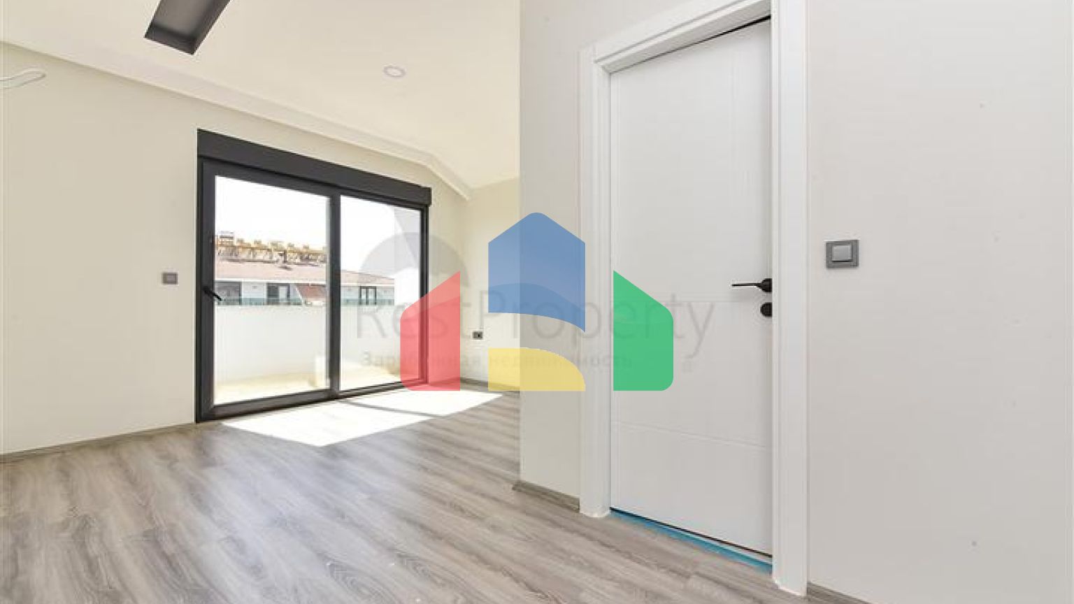 Простора квартира в новому комплексі району Оба