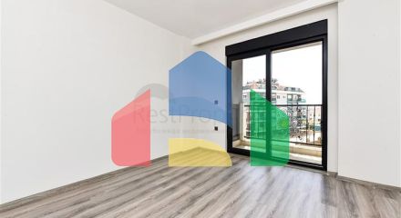 Простора квартира в новому комплексі району Оба