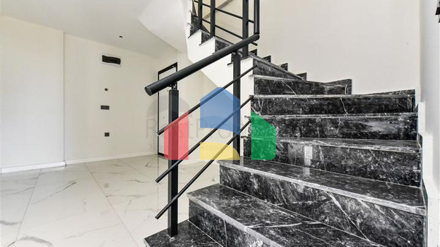 Простора квартира в новому комплексі району Оба