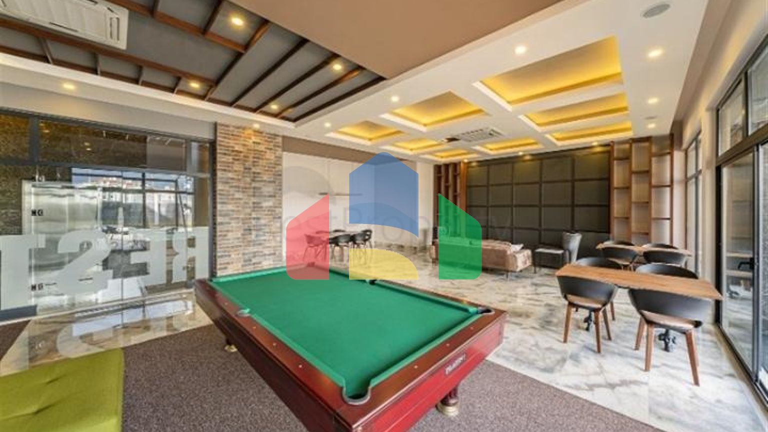 Чудова квартира плануванням 3 + 1 в районі Оба