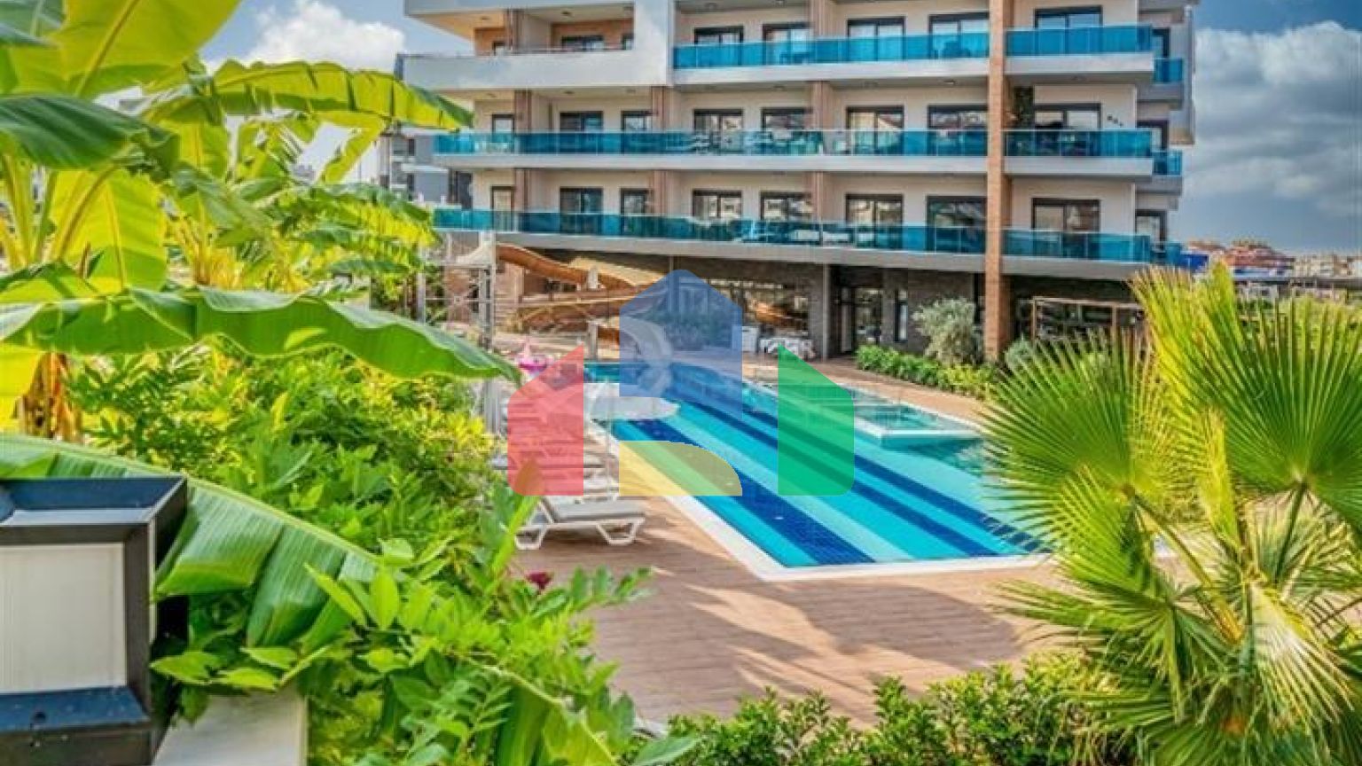 Чудова квартира плануванням 3 + 1 в районі Оба