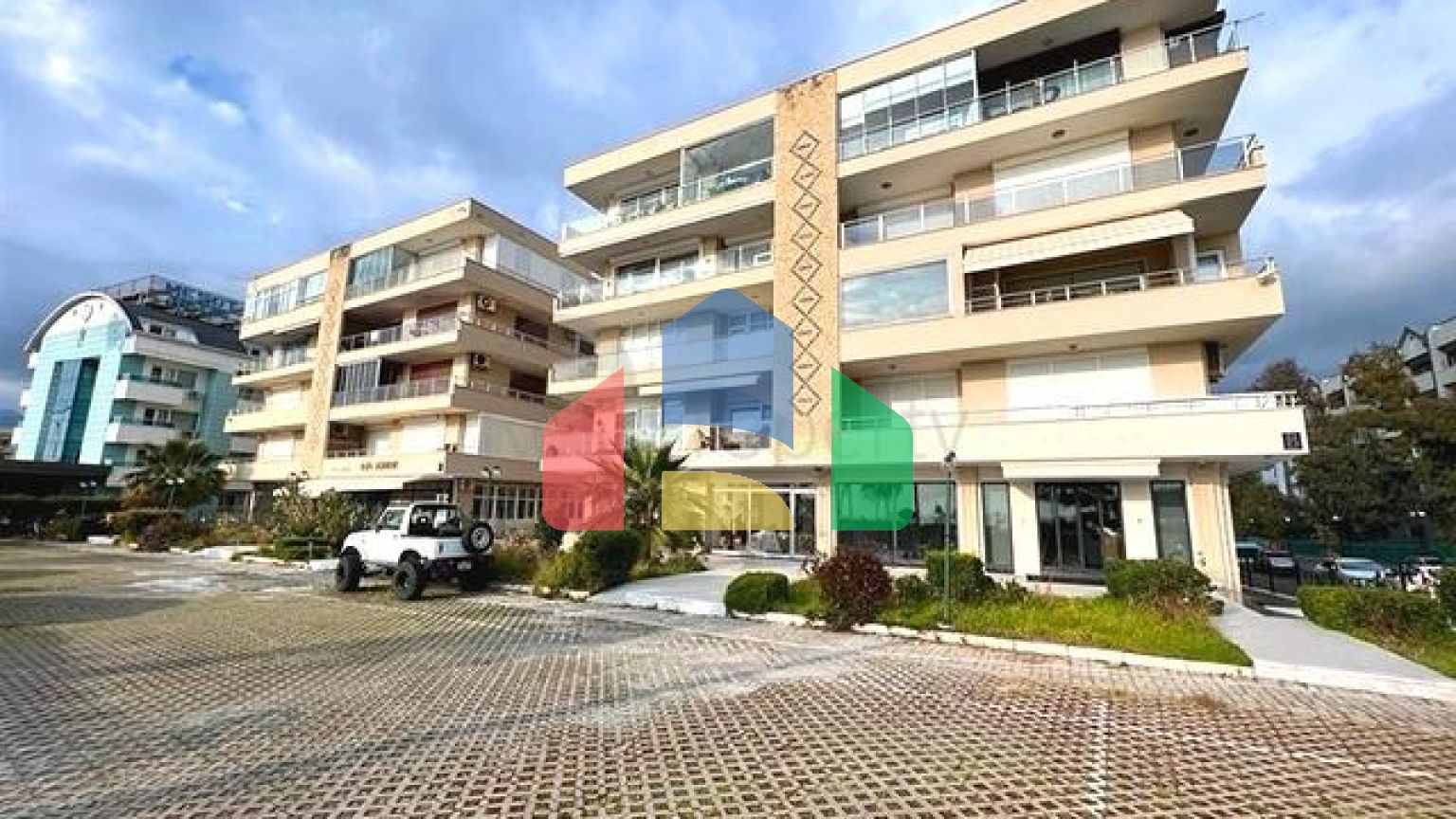 Меблированная квартира 3+1 рядом с морем в районе Оба