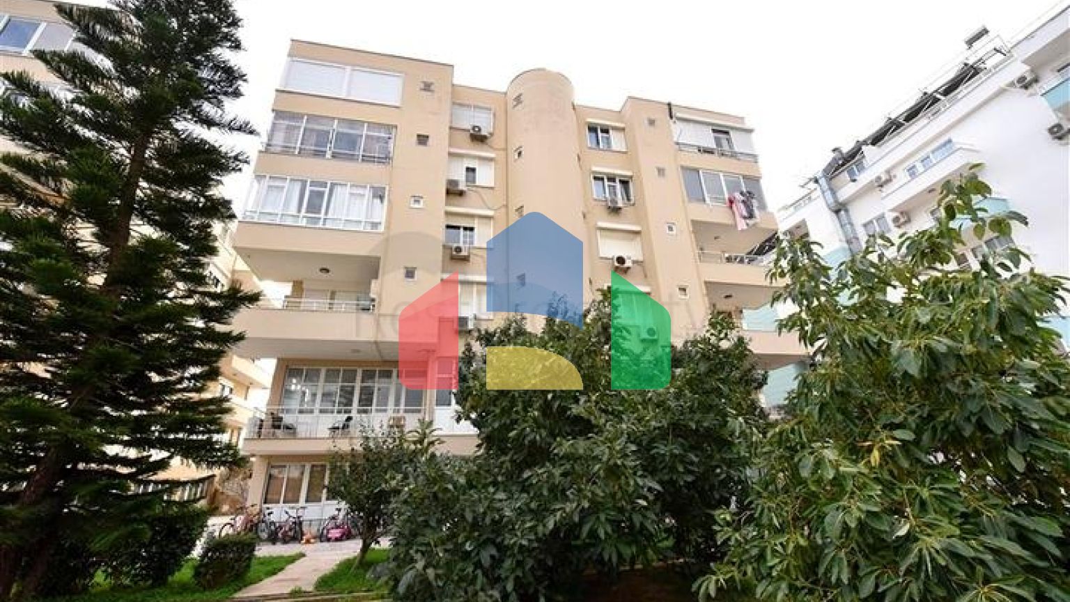 Меблированная квартира 3+1 рядом с морем в районе Оба