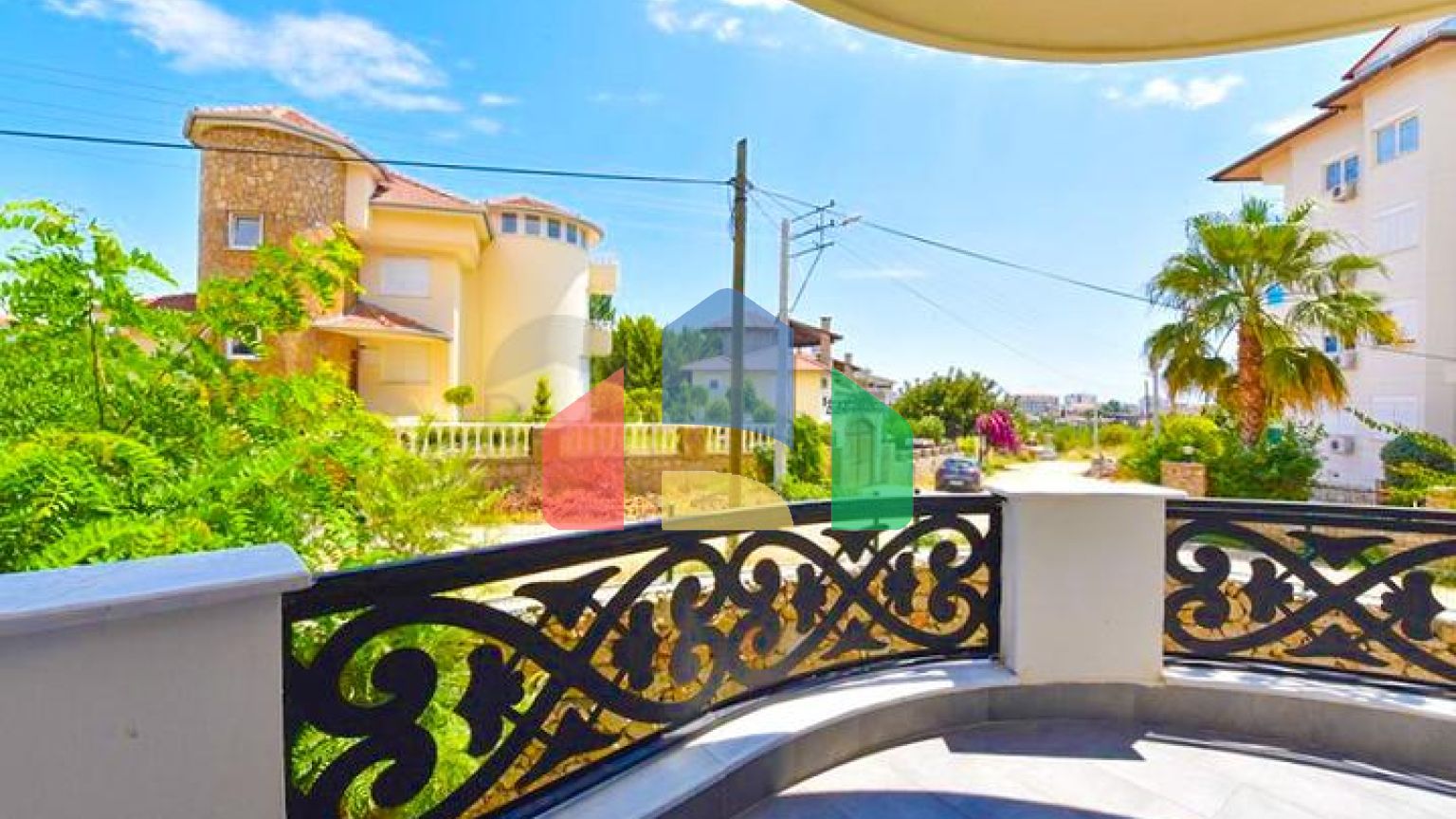 Двухуровневая квартира 3+1 с собственным садом