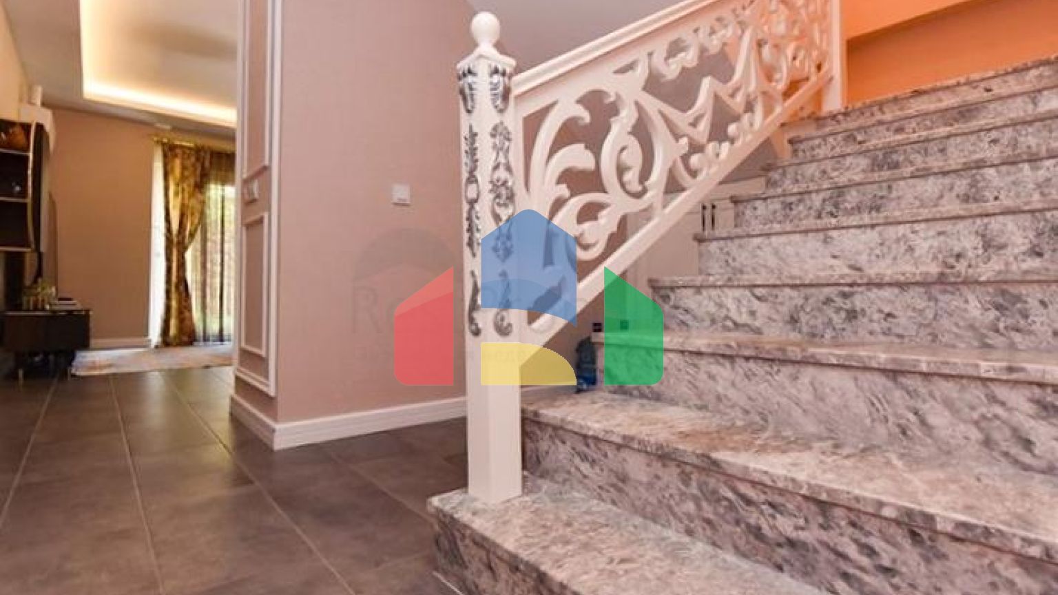 Двухуровневая квартира 3+1 с собственным садом