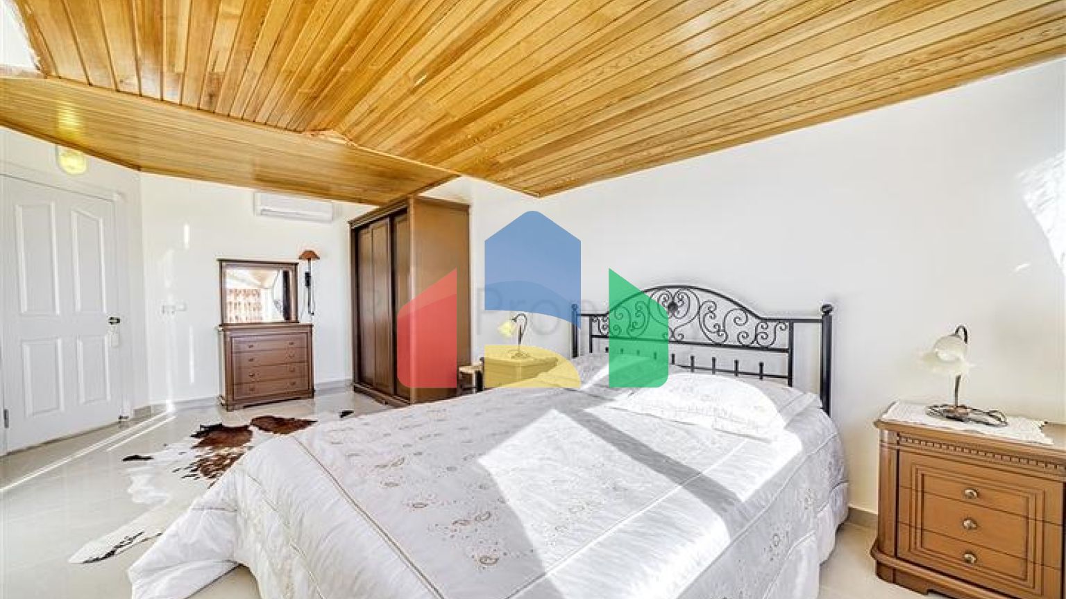 Просторий пентхаус від власника плануванням 3 + 1 в районі Оба