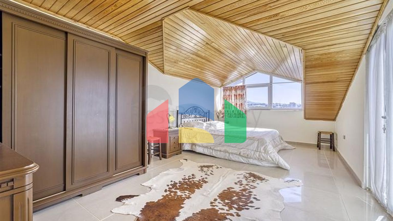 Просторий пентхаус від власника плануванням 3 + 1 в районі Оба